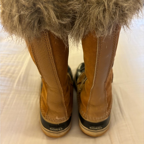 Hand crafted SOREL natural rubber boots - Picture 4 of 7